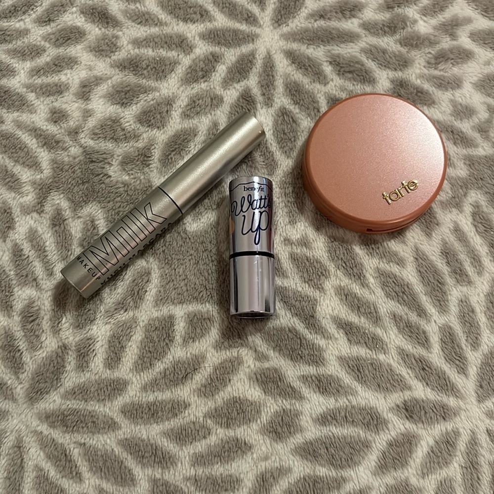 Milk Kush mascara, Benefit watt’s up - highlighter, tarte - blush (new)